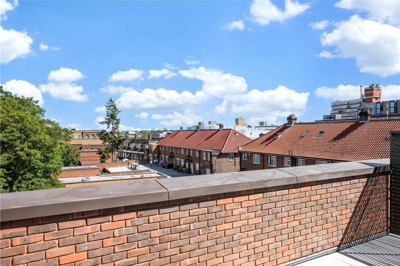 2 bedroom property for sale in 2 Knoll Rise | Robinson Jackson