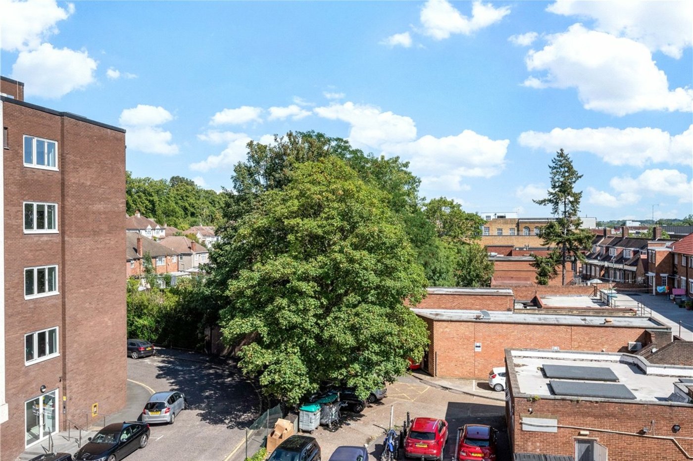 2 bedroom property for sale in 2 Knoll Rise | Robinson Jackson