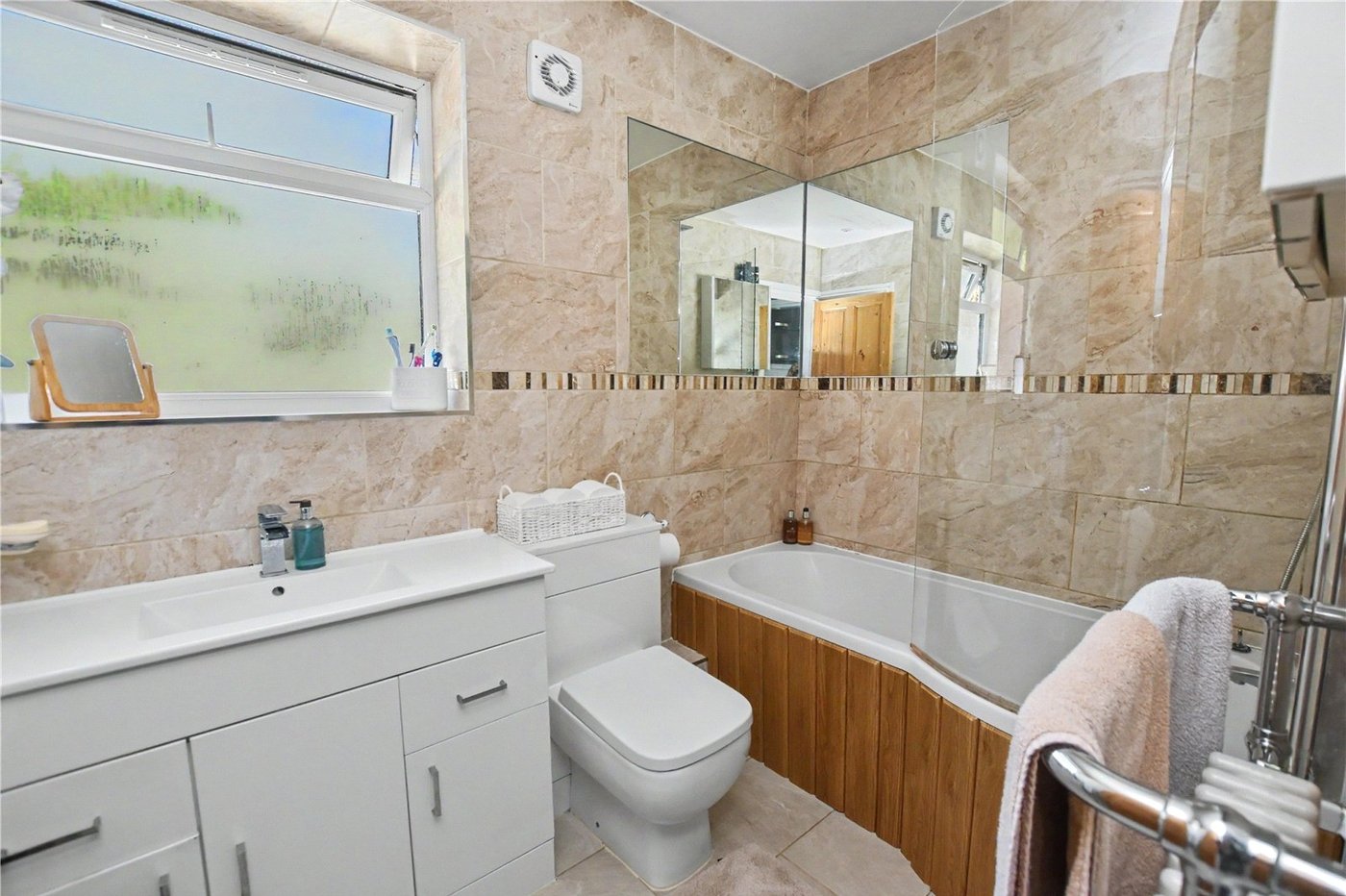 3 bedroom bungalow for sale in Bexleyheath | Robinson Jackson
