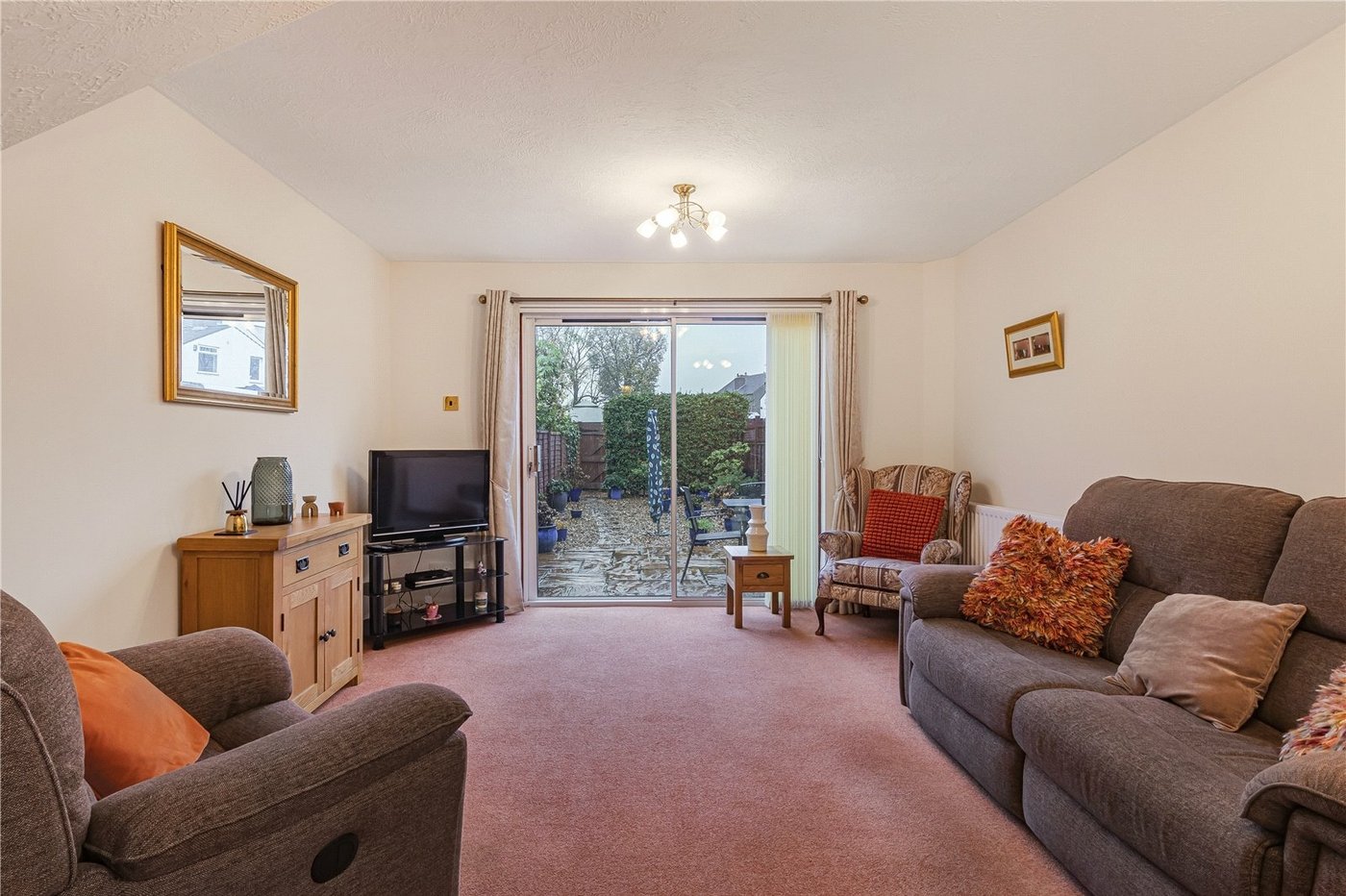 2 bedroom house for sale in South Welling | Robinson Jackson