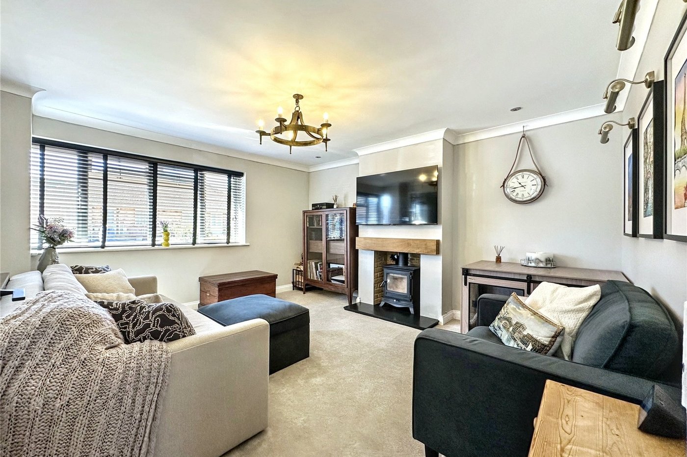 2 bedroom bungalow for sale in Rainham | Robinson Michael & Jackson