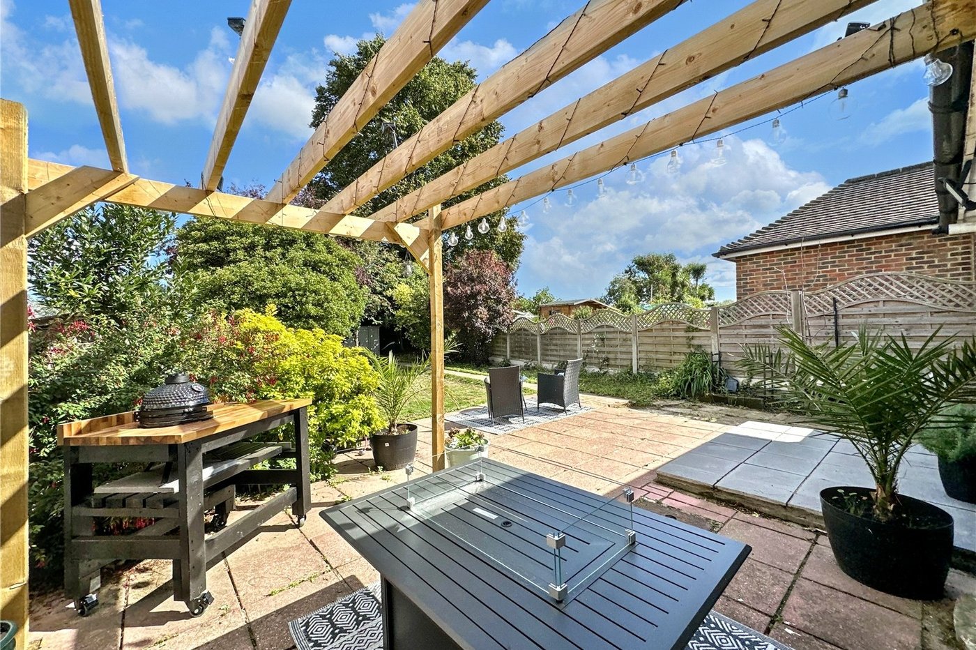 2 bedroom bungalow for sale in Rainham | Robinson Michael & Jackson