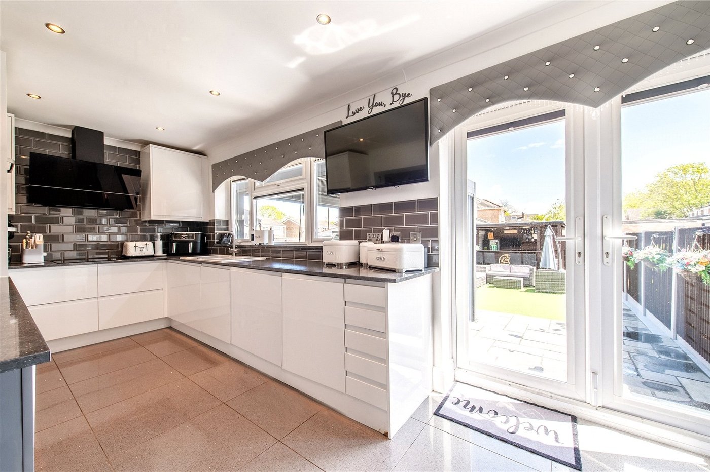 5 bedroom house for sale in Rainham | Robinson Michael & Jackson