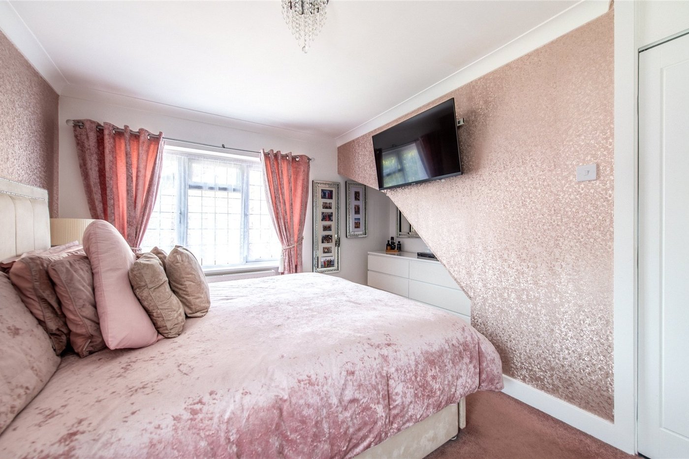 5 bedroom house for sale in Rainham | Robinson Michael & Jackson