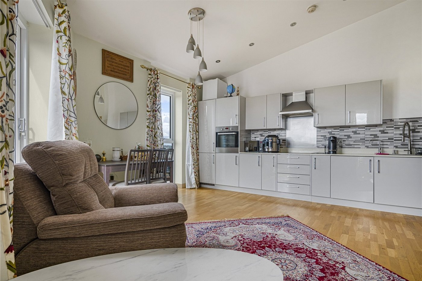 2 bedroom property for sale in Dartford | Robinson Jackson