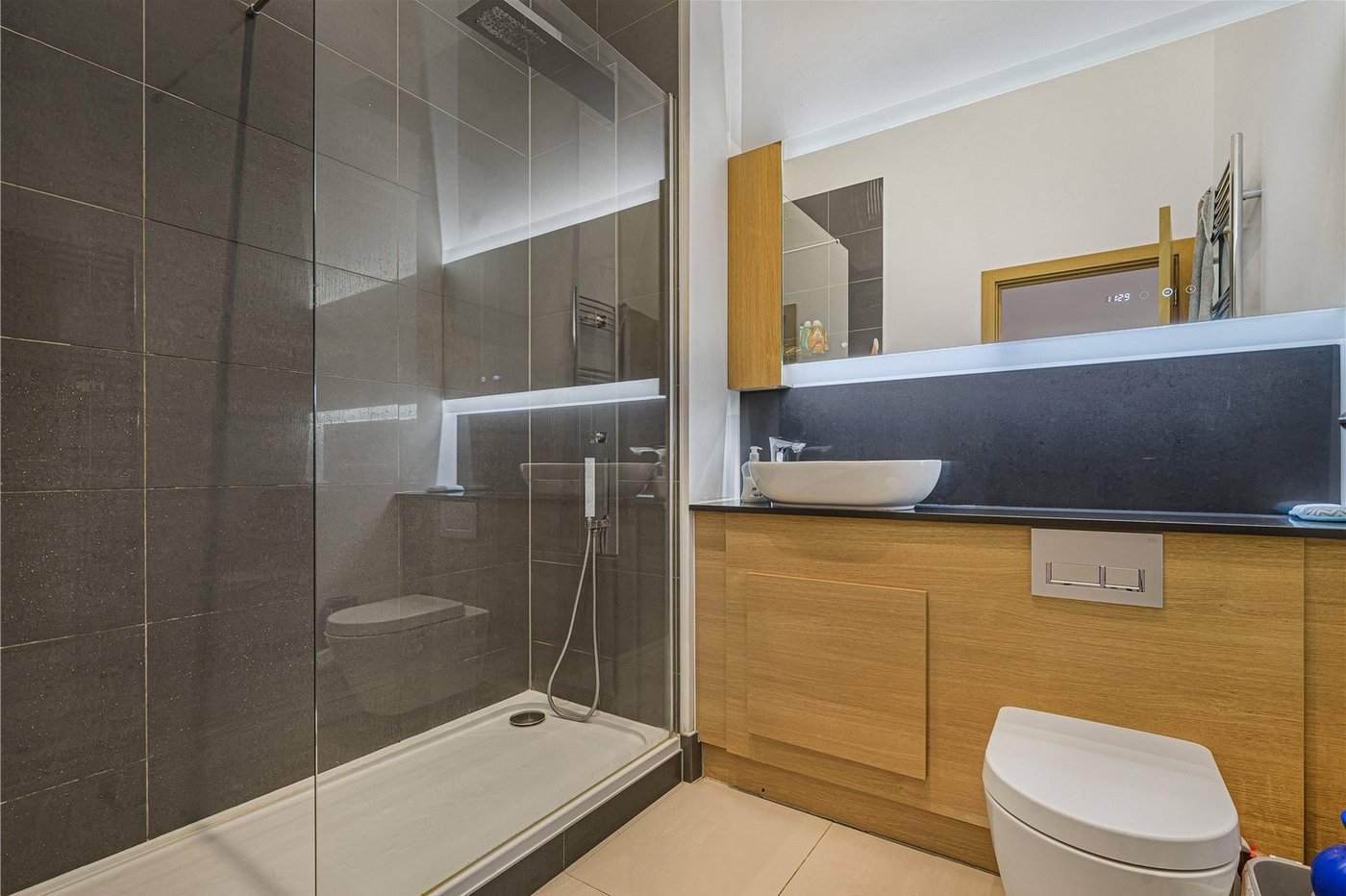 2 bedroom property for sale in Dartford | Robinson Jackson