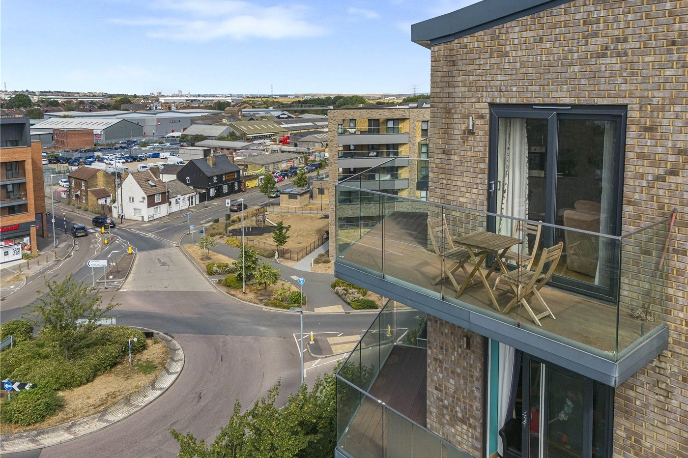 2 bedroom property for sale in Dartford | Robinson Jackson