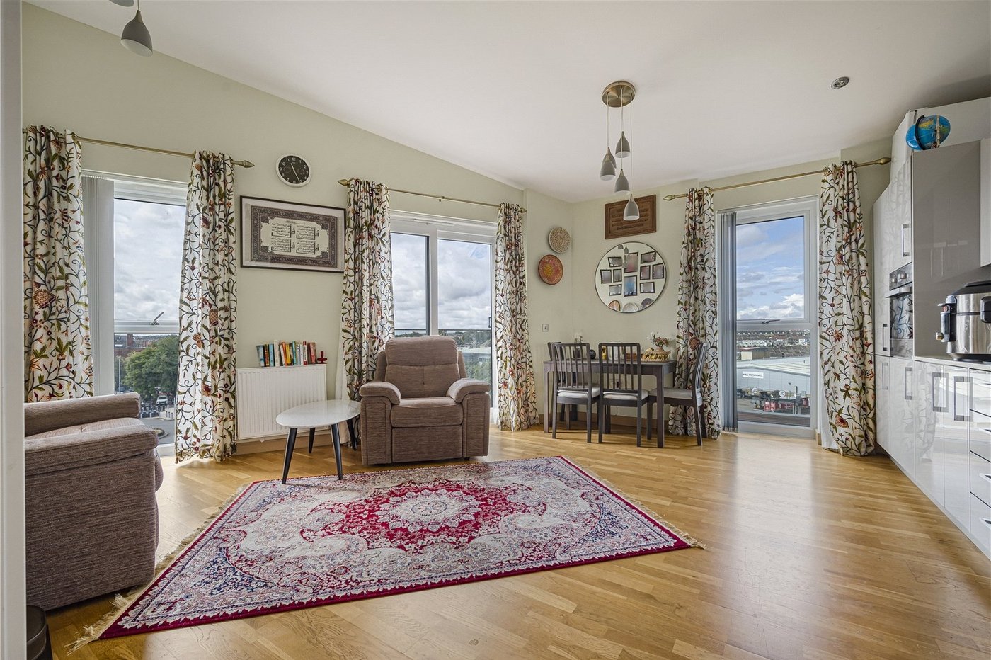 2 bedroom property for sale in Dartford | Robinson Jackson