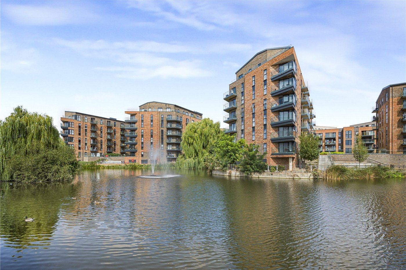 2 bedroom property for sale in Dartford | Robinson Jackson
