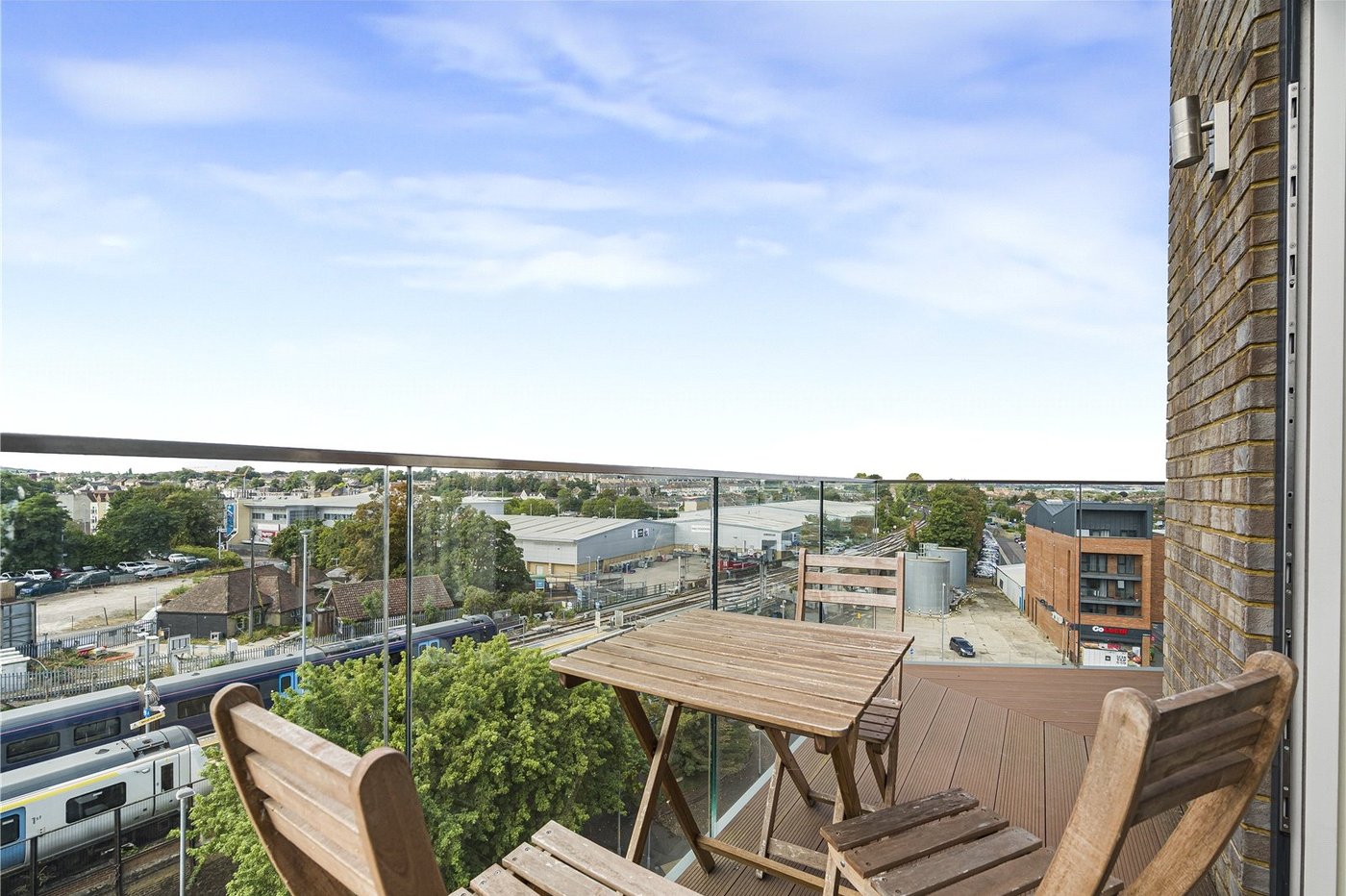 2 bedroom property for sale in Dartford | Robinson Jackson
