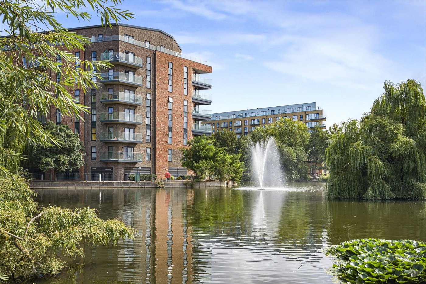 2 bedroom property for sale in Dartford | Robinson Jackson