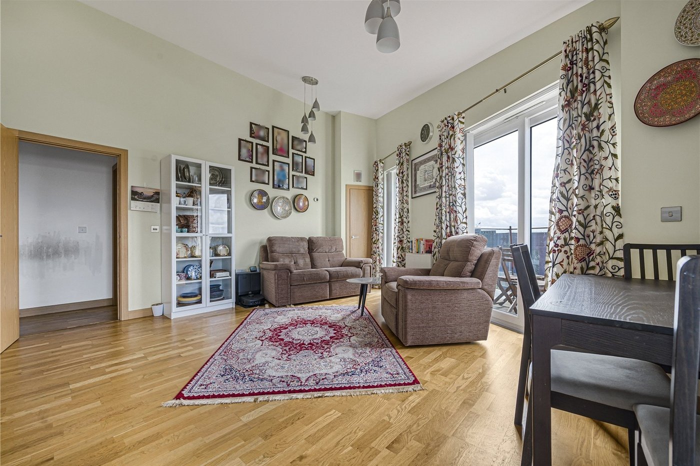 2 bedroom property for sale in Dartford | Robinson Jackson