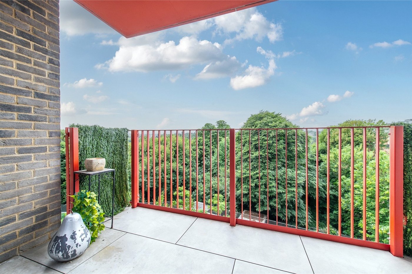 2 bedroom property for sale in Maidstone | Robinson Michael & Jackson