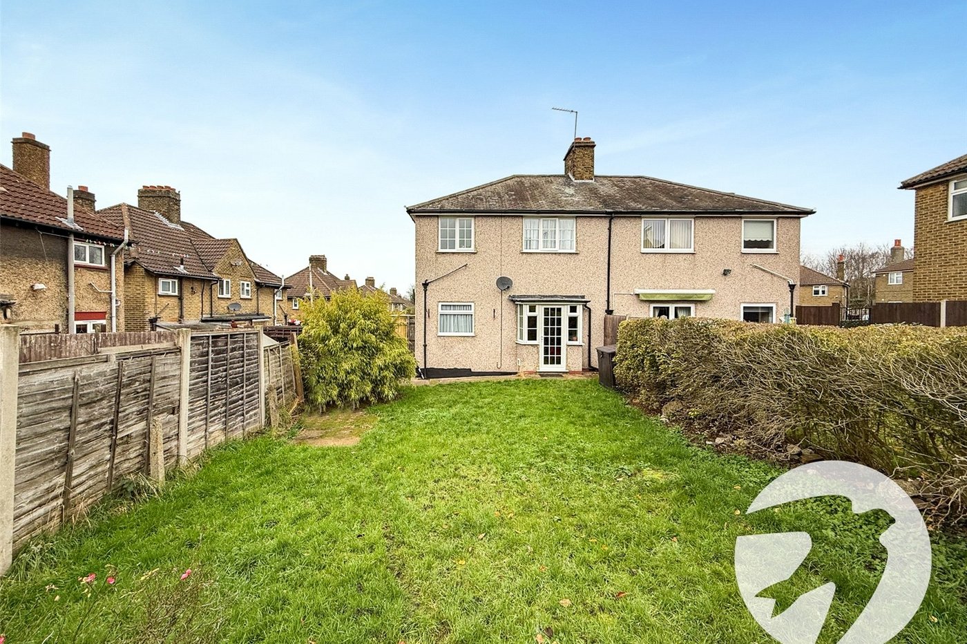 2 bedroom house for sale in London | Robinson Jackson