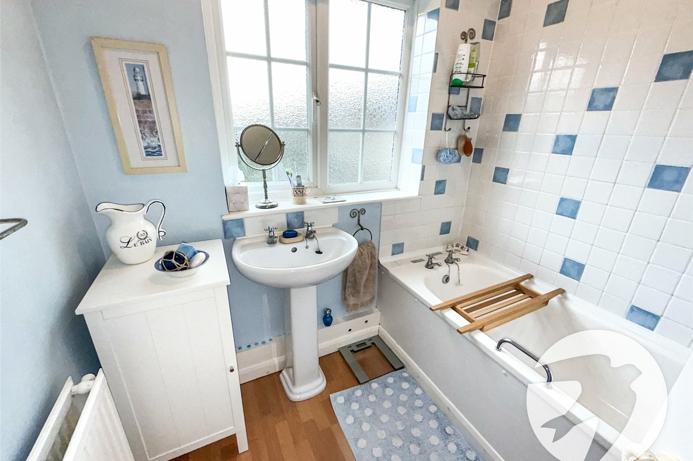 2 bedroom house for sale in London | Robinson Jackson