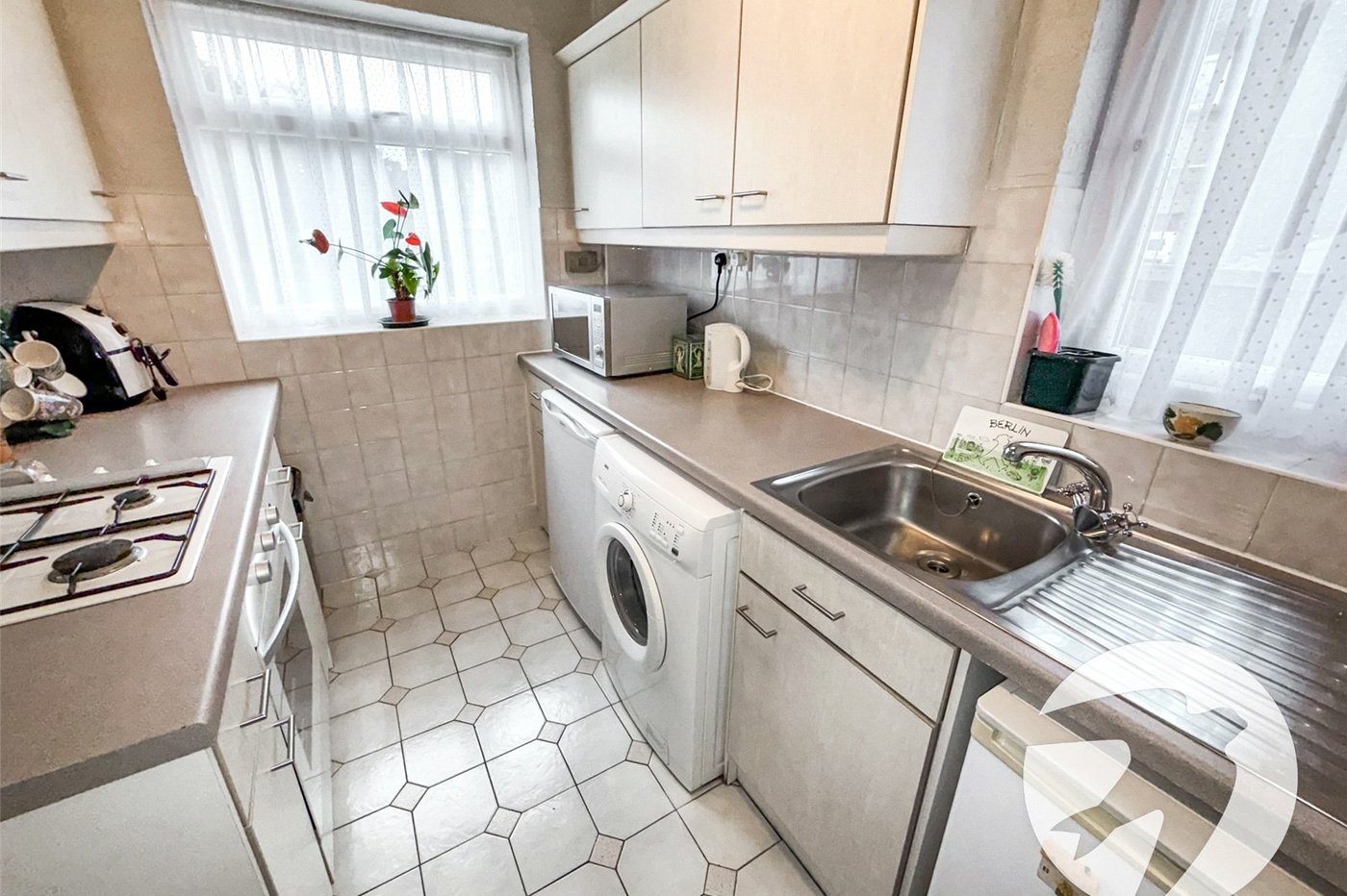 2 bedroom house for sale in London | Robinson Jackson