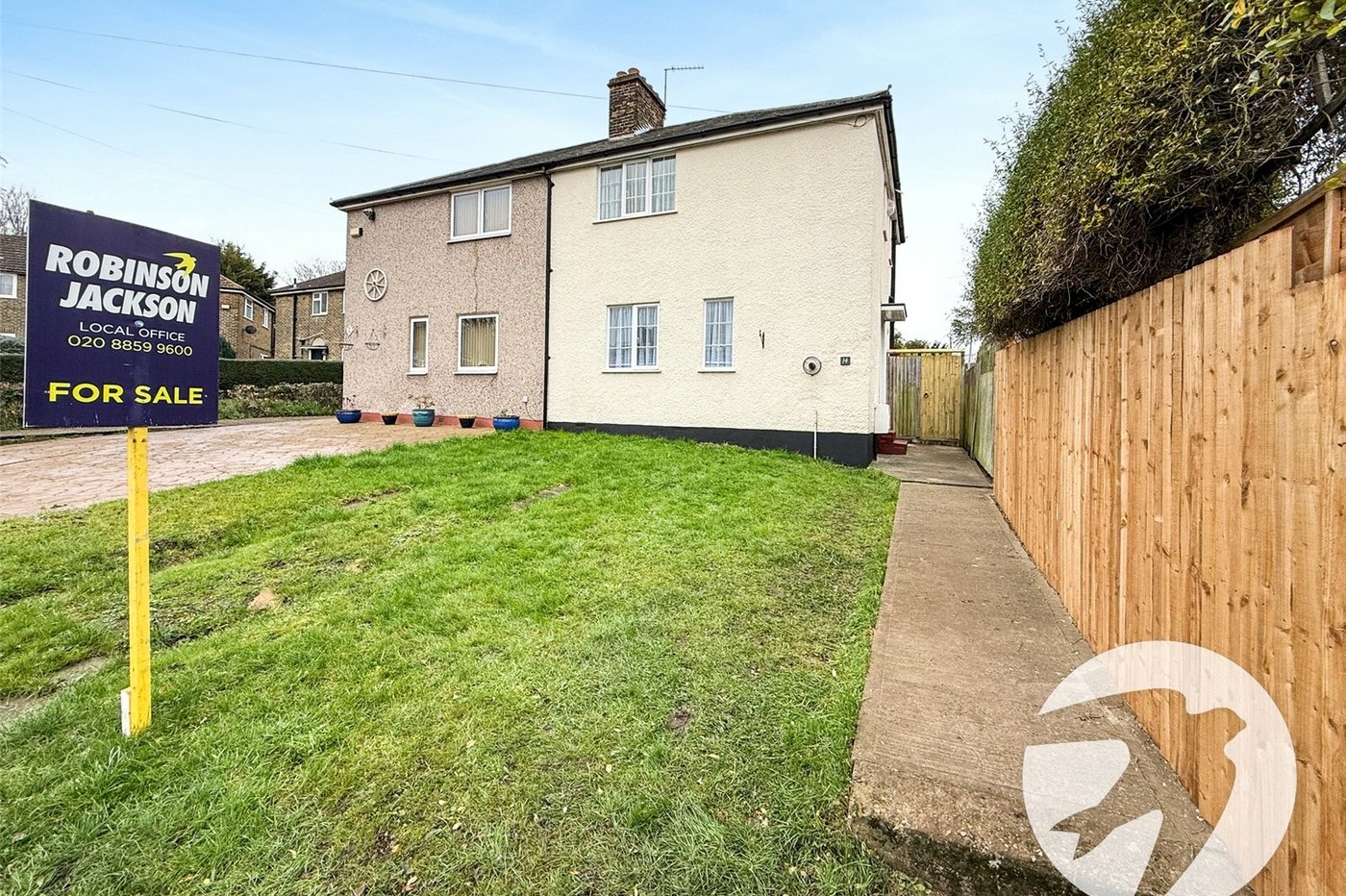 2 bedroom house for sale in London | Robinson Jackson