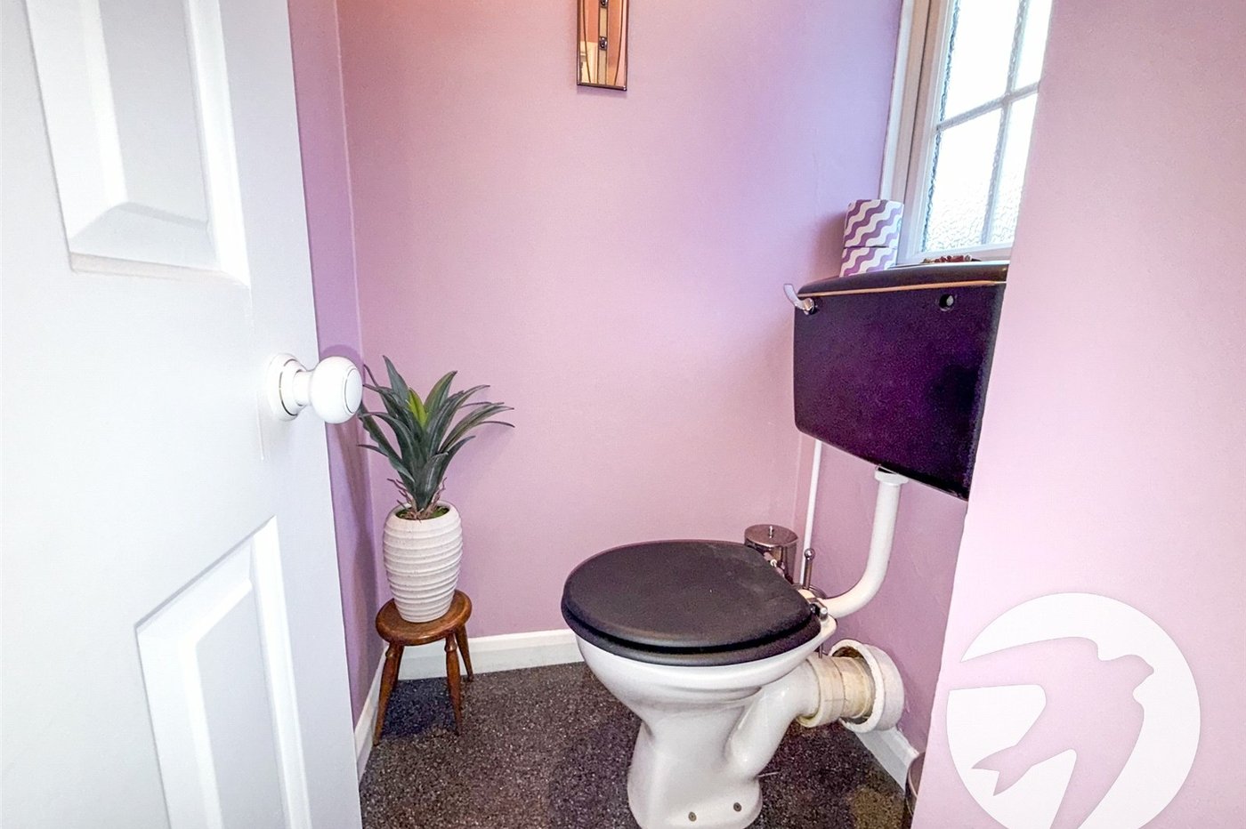 2 bedroom house for sale in London | Robinson Jackson