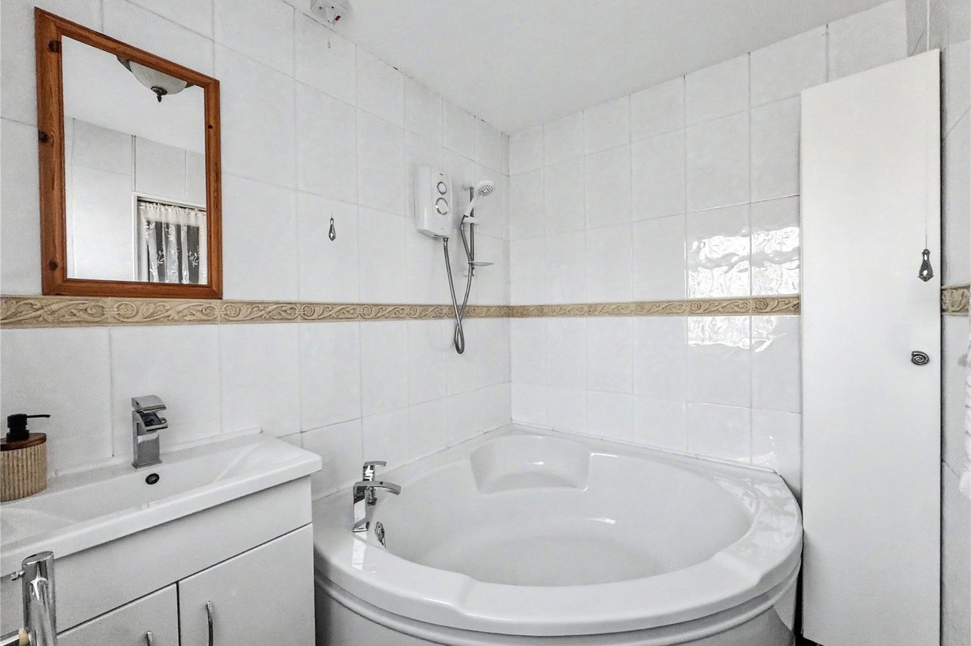 3 bedroom house for sale in Gillingham | Robinson Michael & Jackson