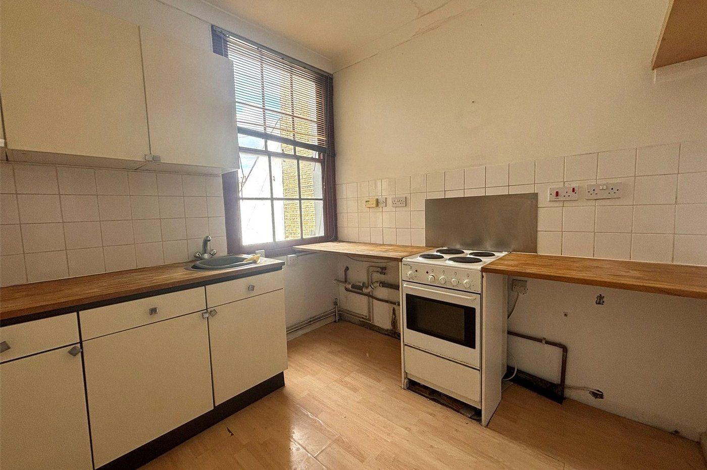 1 bedroom property for sale in Gravesend | Robinson Michael & Jackson