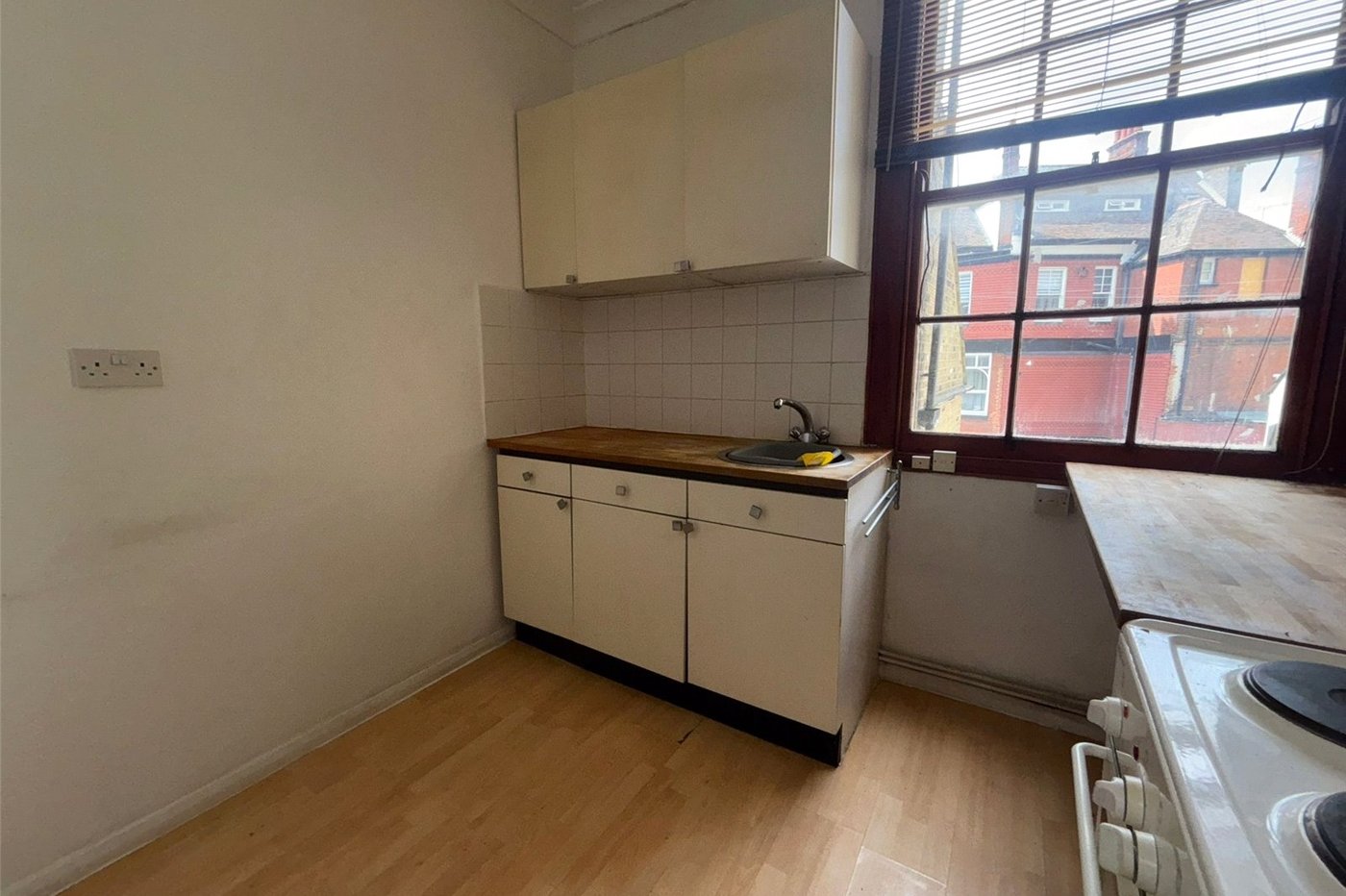 1 bedroom property for sale in Gravesend | Robinson Michael & Jackson