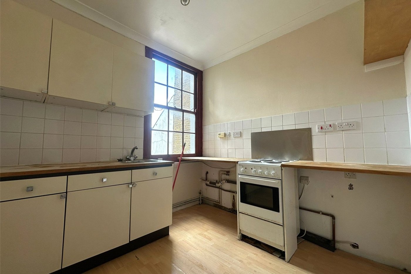 1 bedroom property for sale in Gravesend | Robinson Michael & Jackson