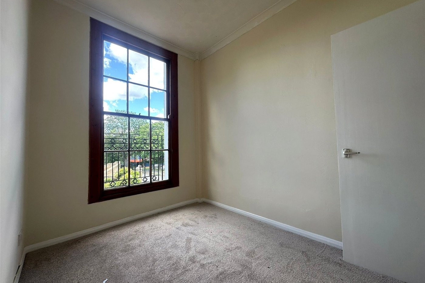 1 bedroom property for sale in Gravesend | Robinson Michael & Jackson