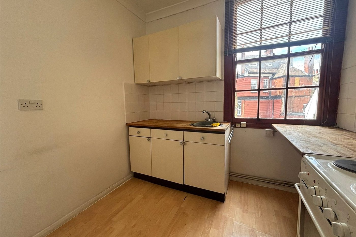 1 bedroom property for sale in Gravesend | Robinson Michael & Jackson