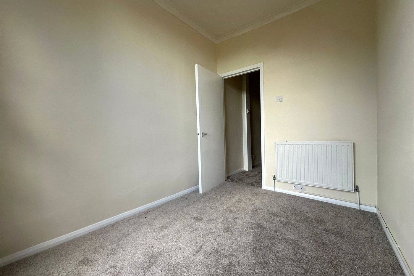 1 bedroom property for sale in Gravesend | Robinson Michael & Jackson