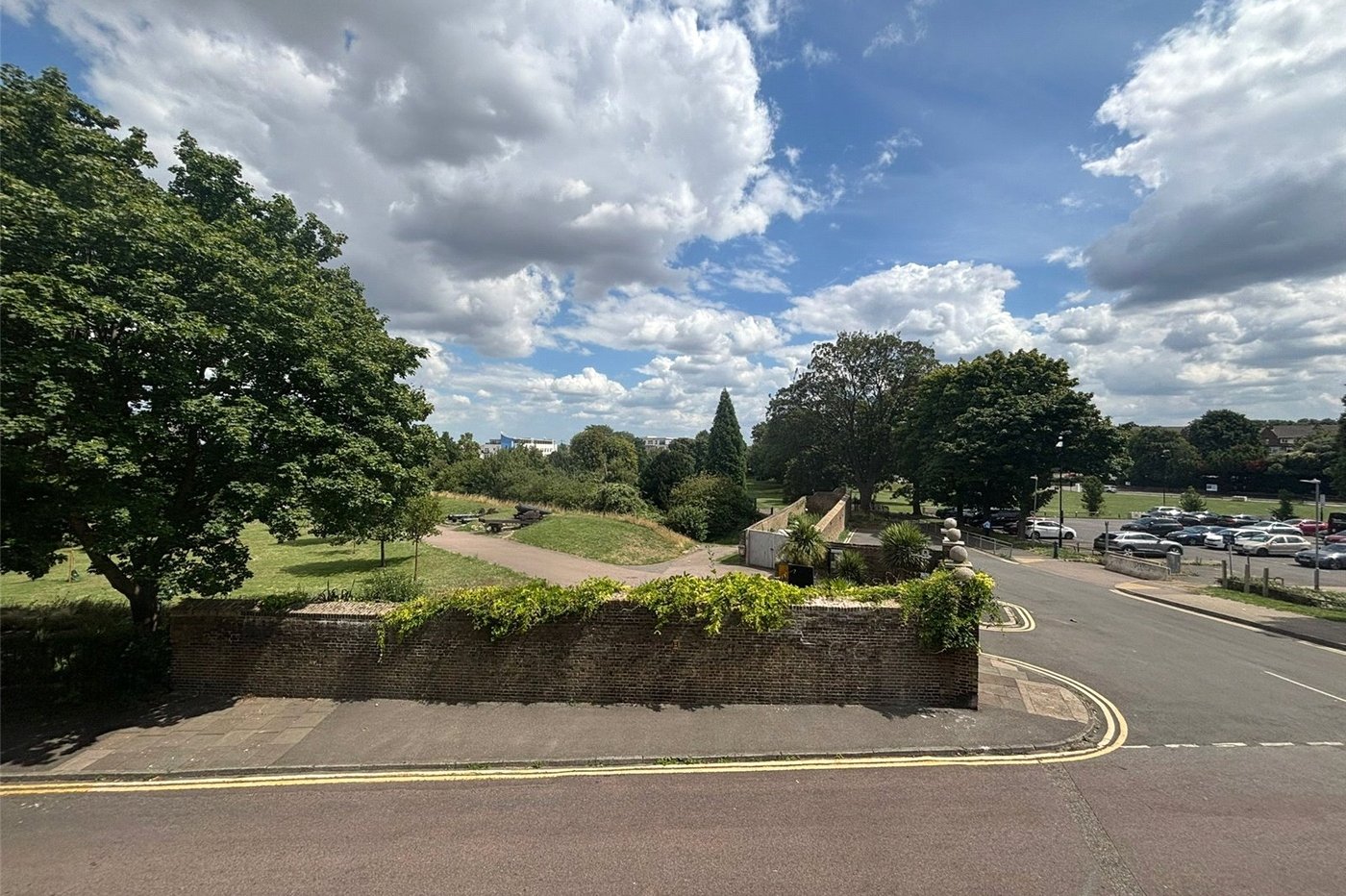 1 bedroom property for sale in Gravesend | Robinson Michael & Jackson