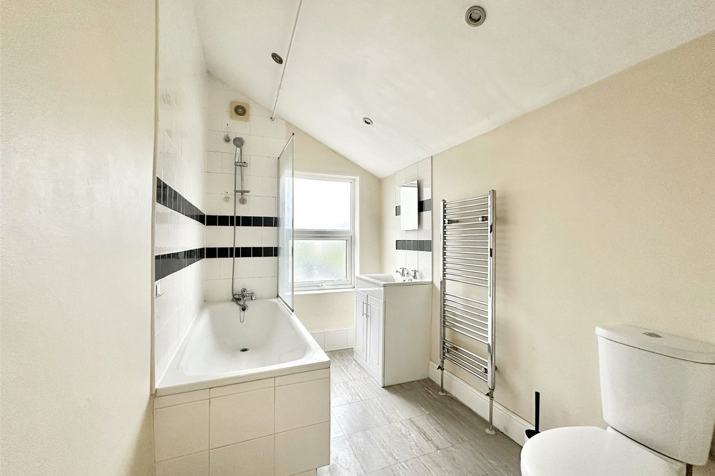 3 bedroom house for sale in Swanscombe | Robinson Jackson