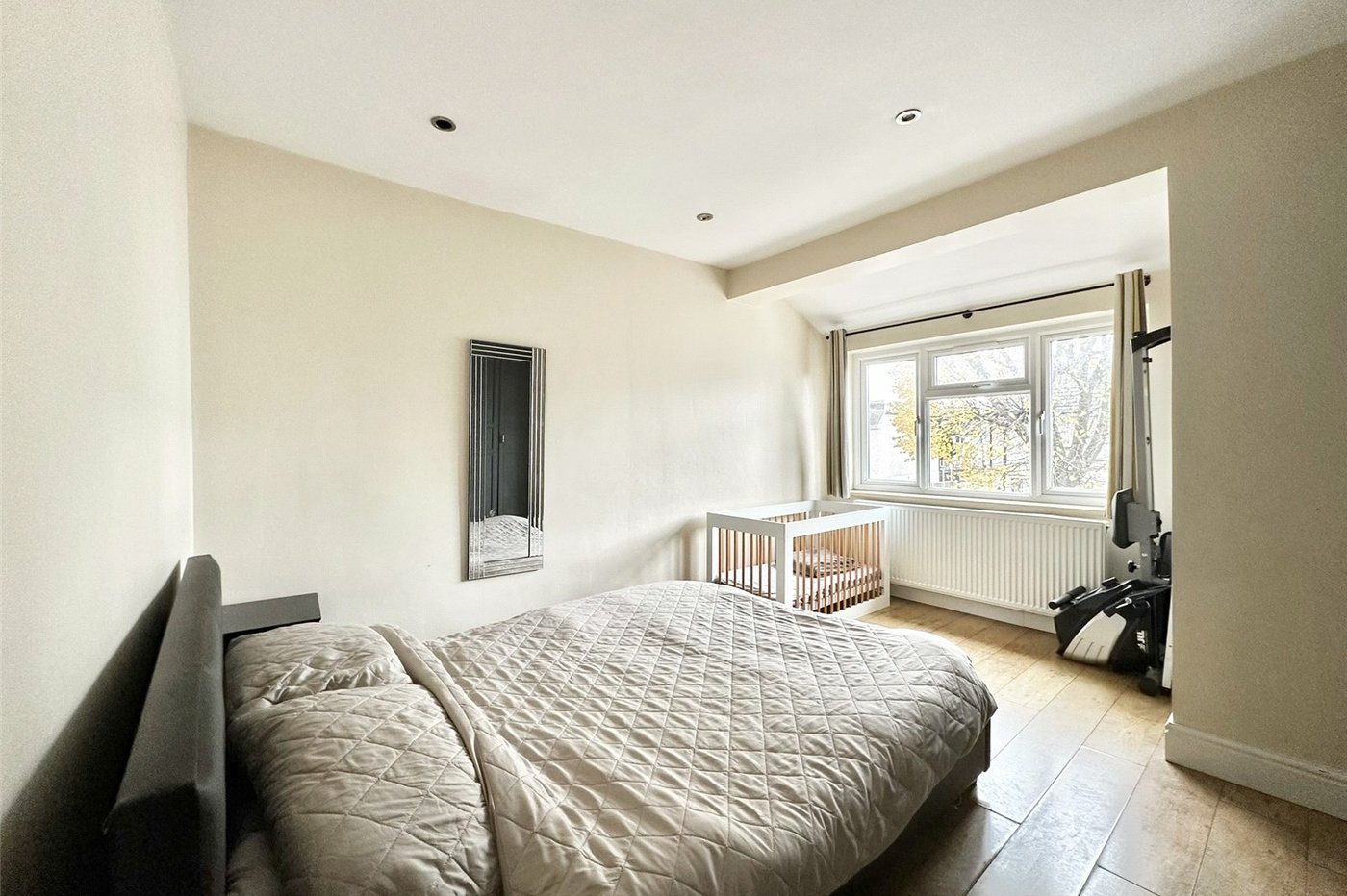 3 bedroom house for sale in Swanscombe | Robinson Jackson