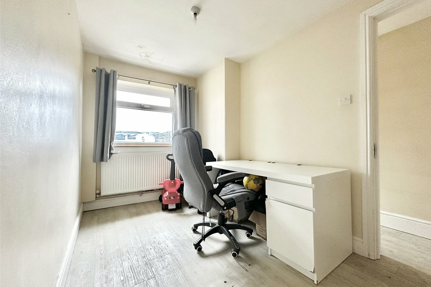 3 bedroom house for sale in Swanscombe | Robinson Jackson