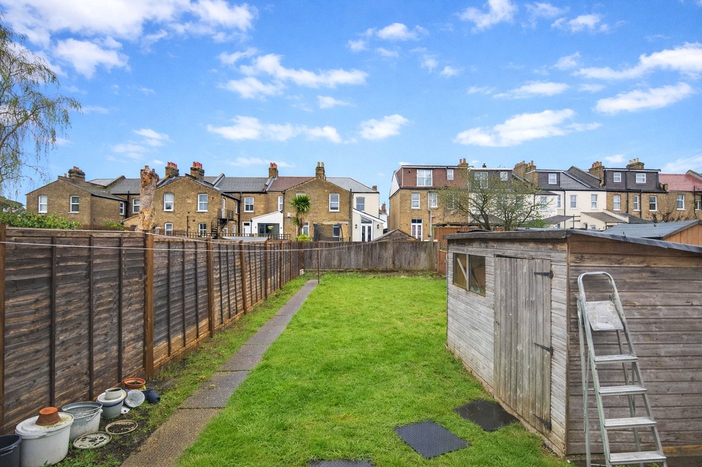 3 bedroom house for sale in London | Robinson Jackson