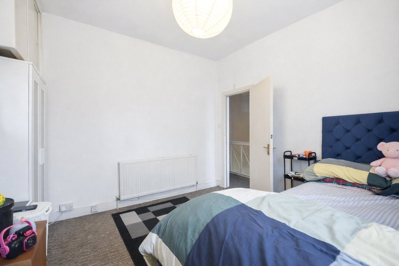 3 bedroom house for sale in London | Robinson Jackson