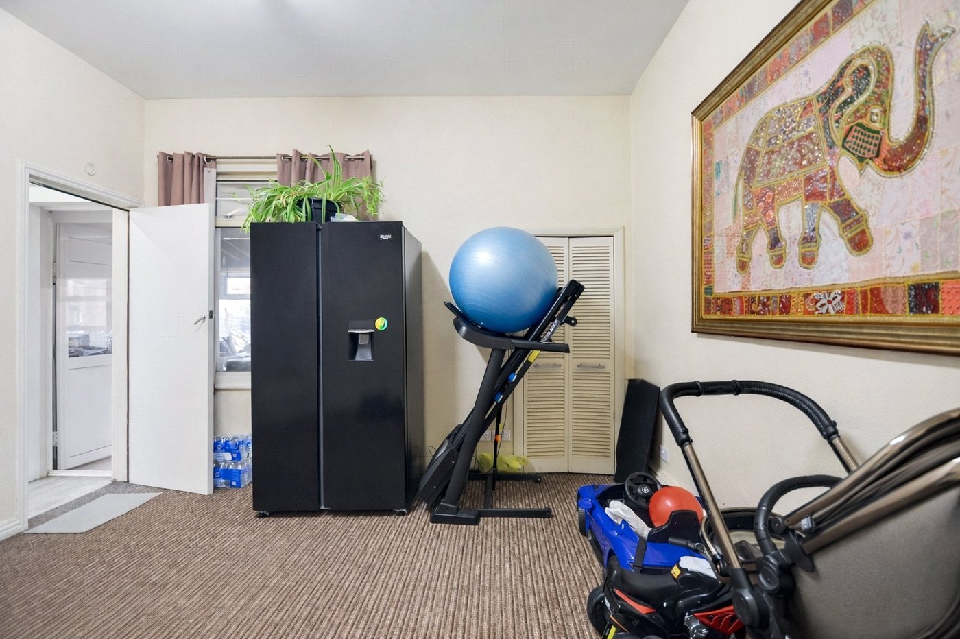 3 bedroom house for sale in London | Robinson Jackson