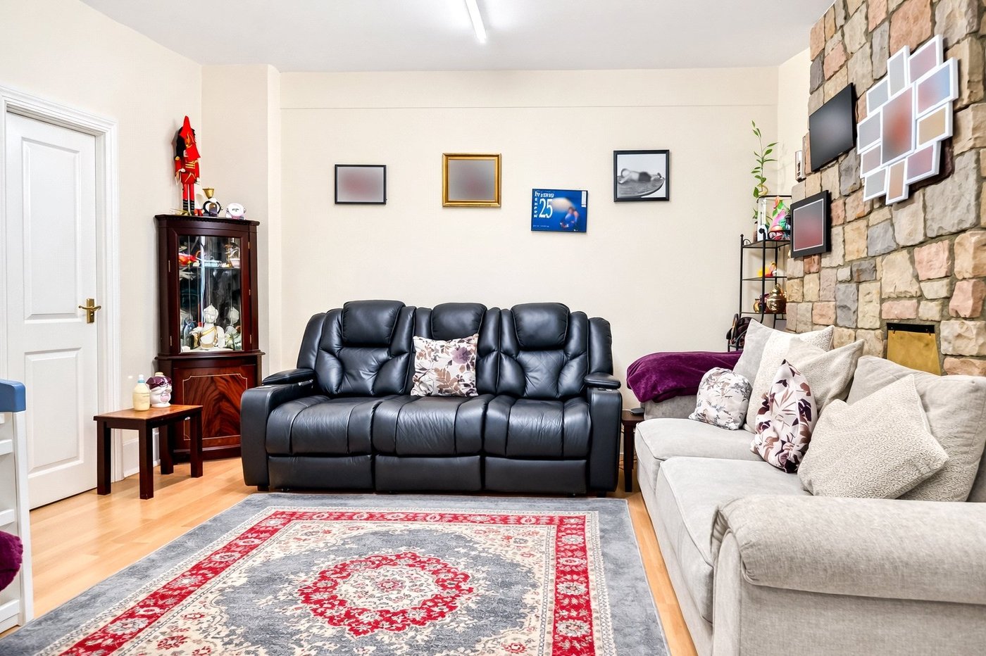 3 bedroom house for sale in London | Robinson Jackson