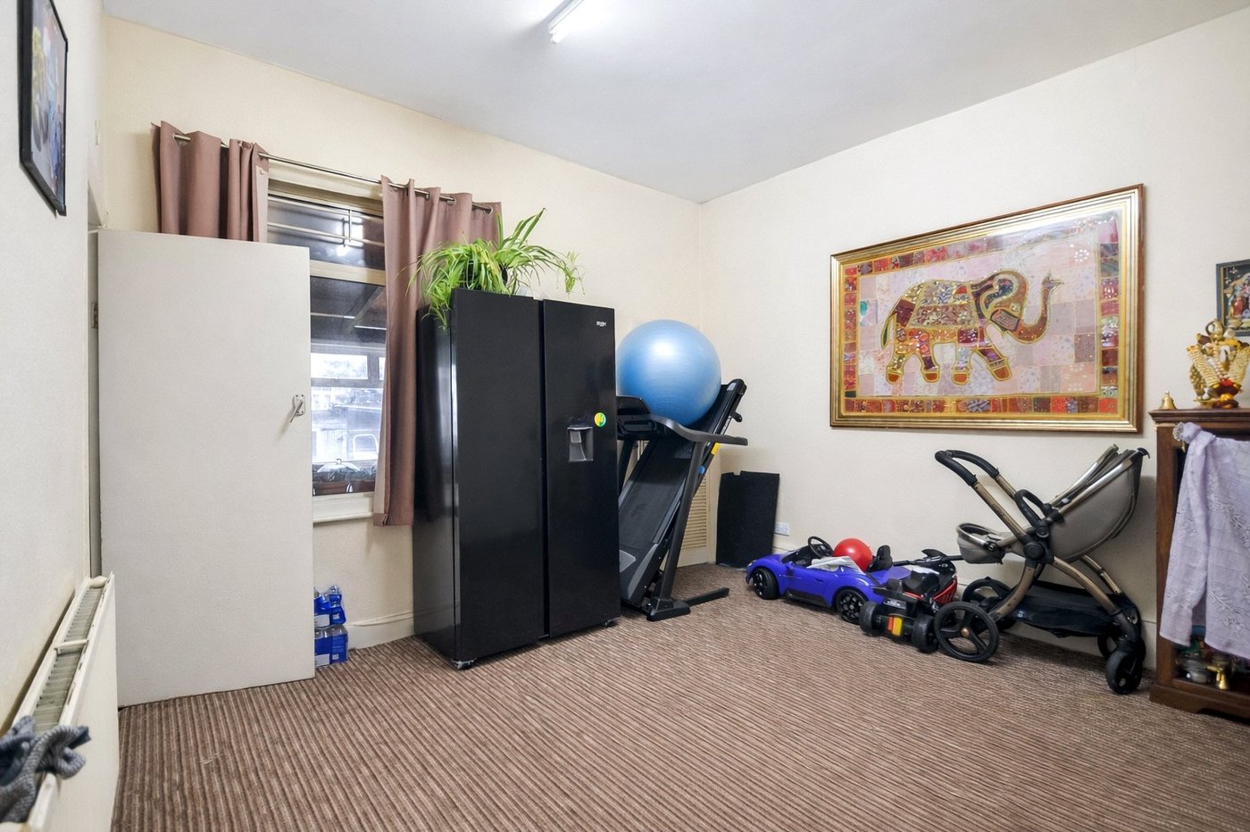 3 bedroom house for sale in London | Robinson Jackson