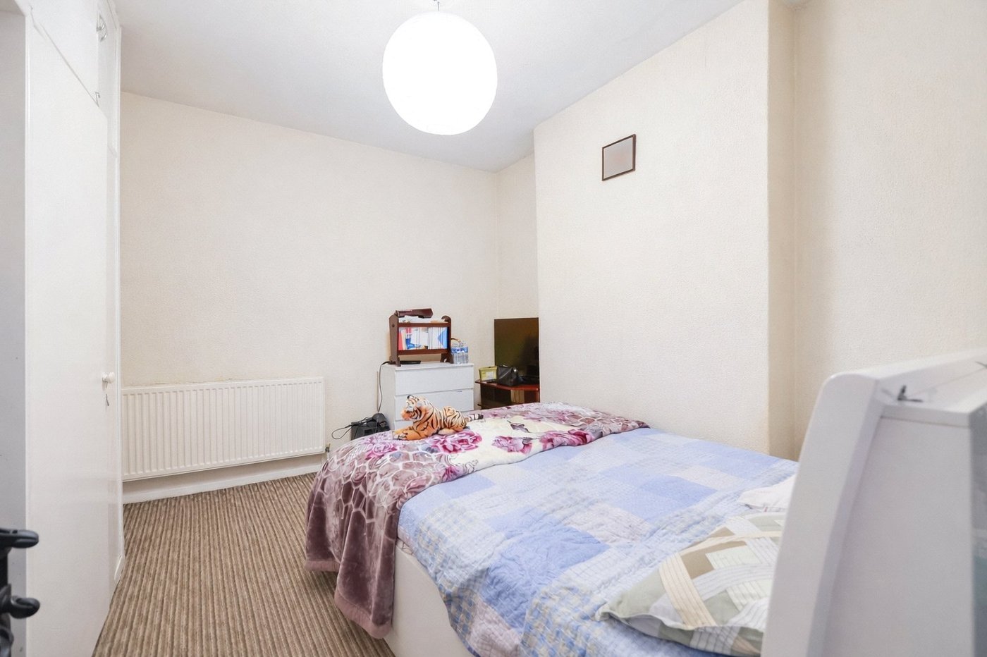 3 bedroom house for sale in London | Robinson Jackson