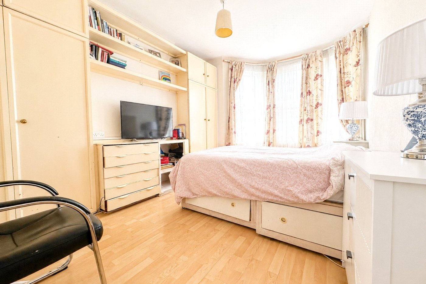 4 bedroom house for sale in London | Robinson Jackson