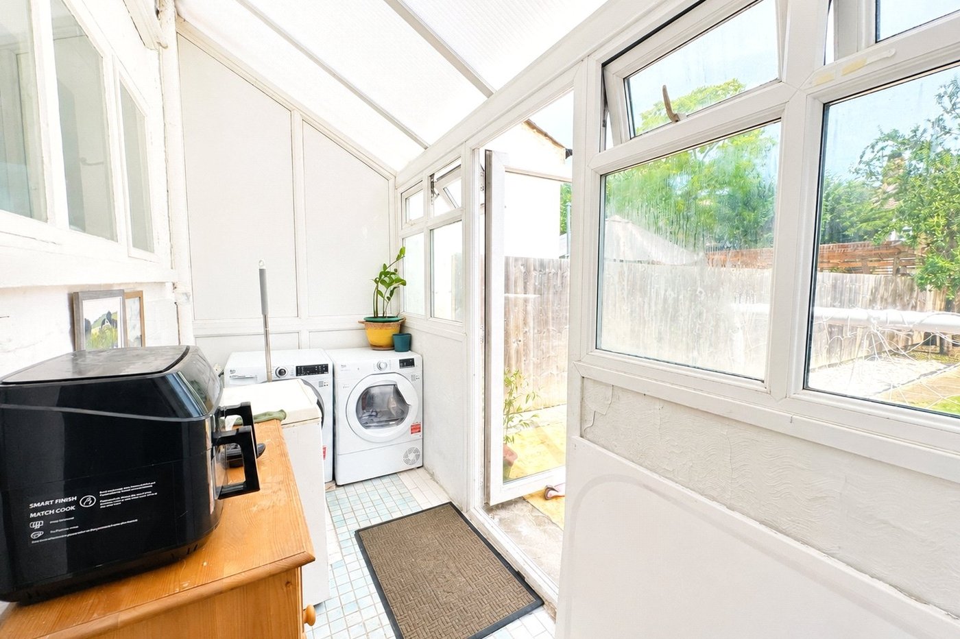 4 bedroom house for sale in London | Robinson Jackson