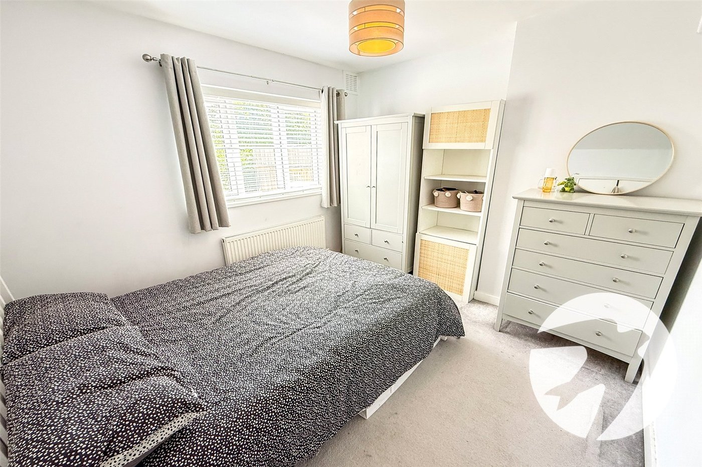 2 bedroom property for sale in London | Robinson Jackson