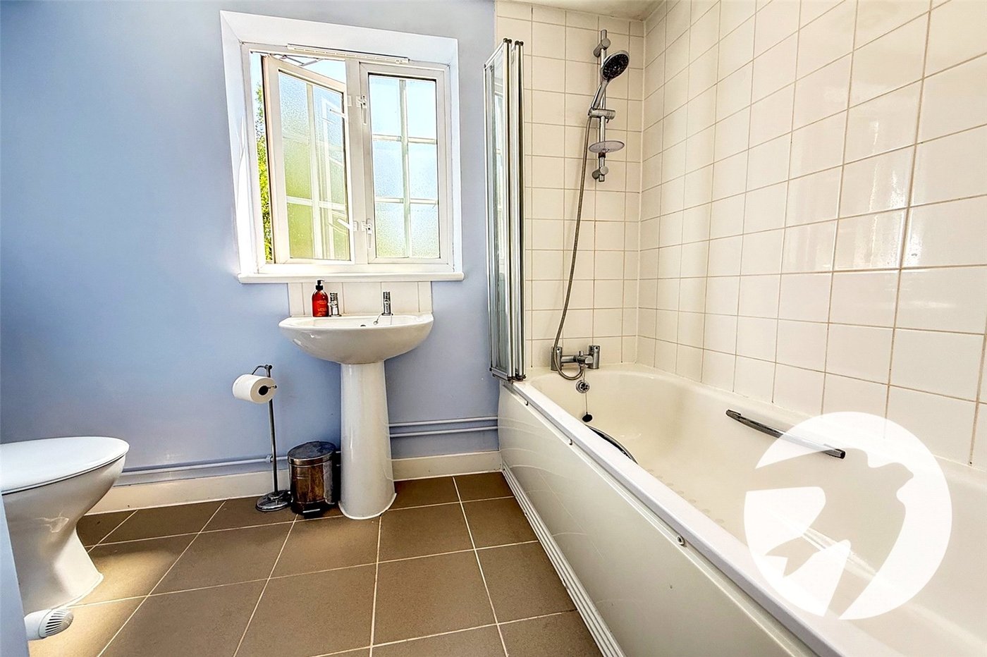 2 bedroom property for sale in London | Robinson Jackson