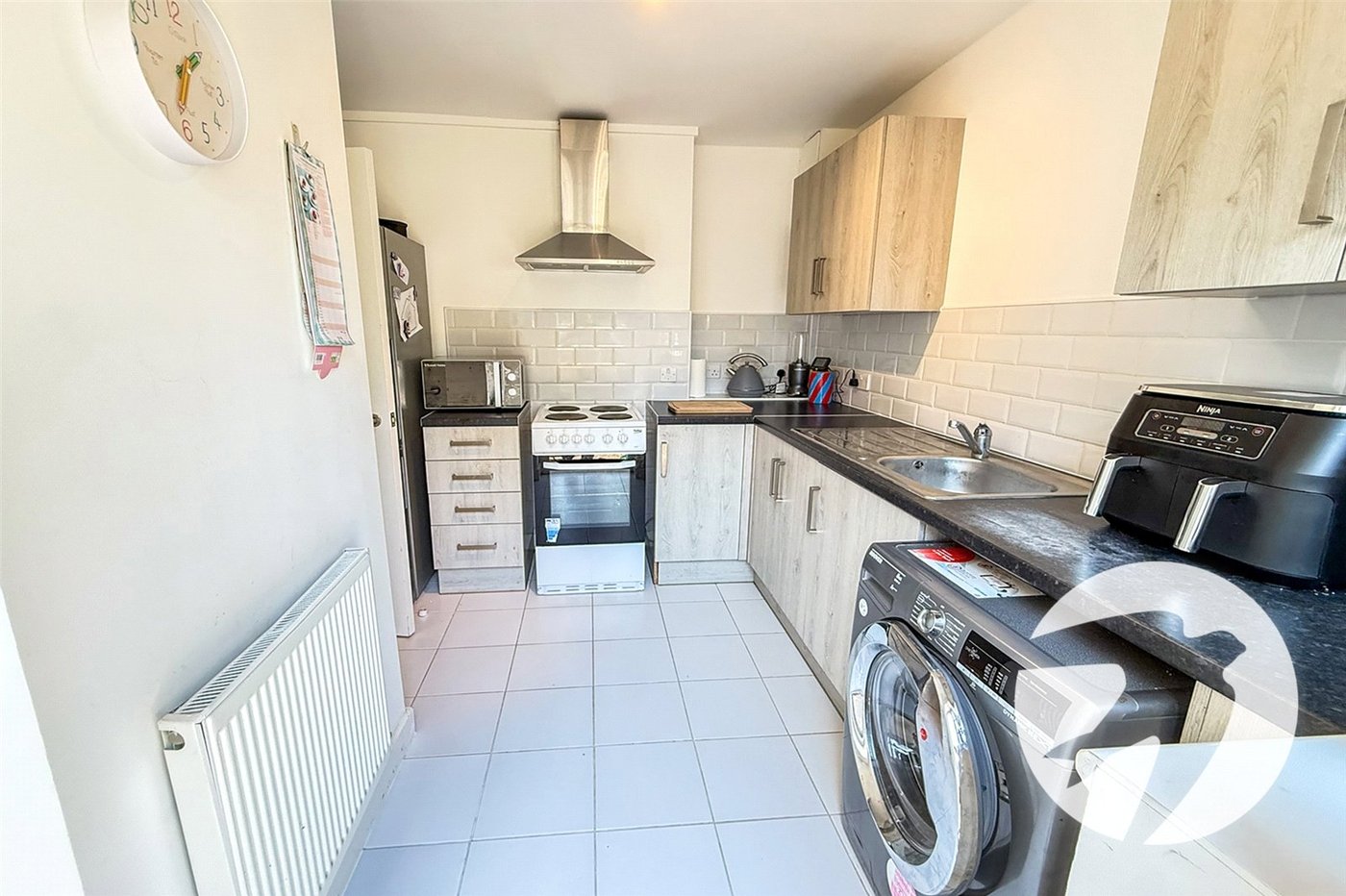 2 bedroom property for sale in London | Robinson Jackson