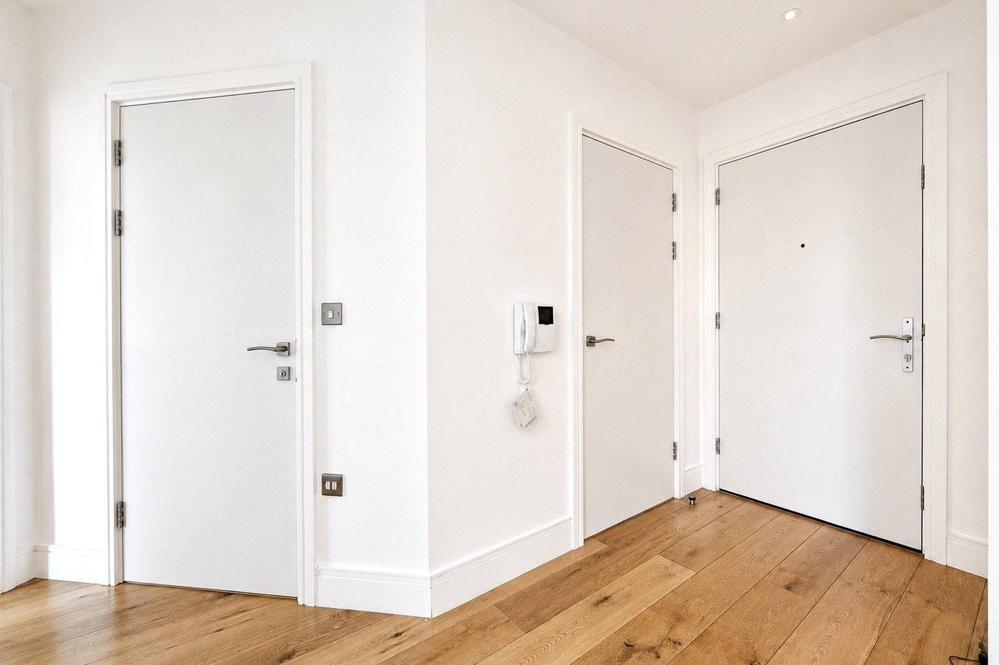 2 bedroom property for sale in London | Robinson Jackson