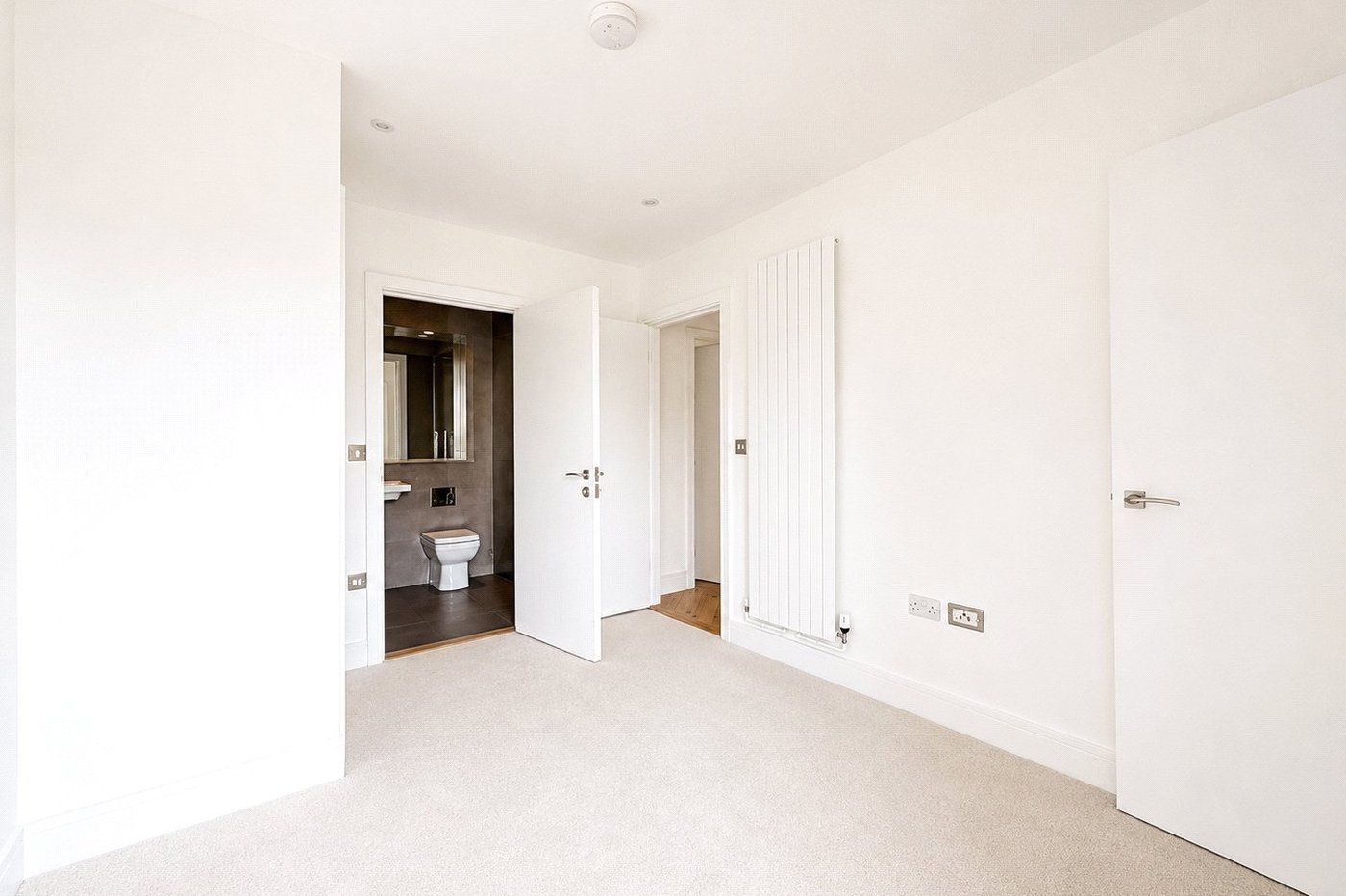 2 bedroom property for sale in London | Robinson Jackson