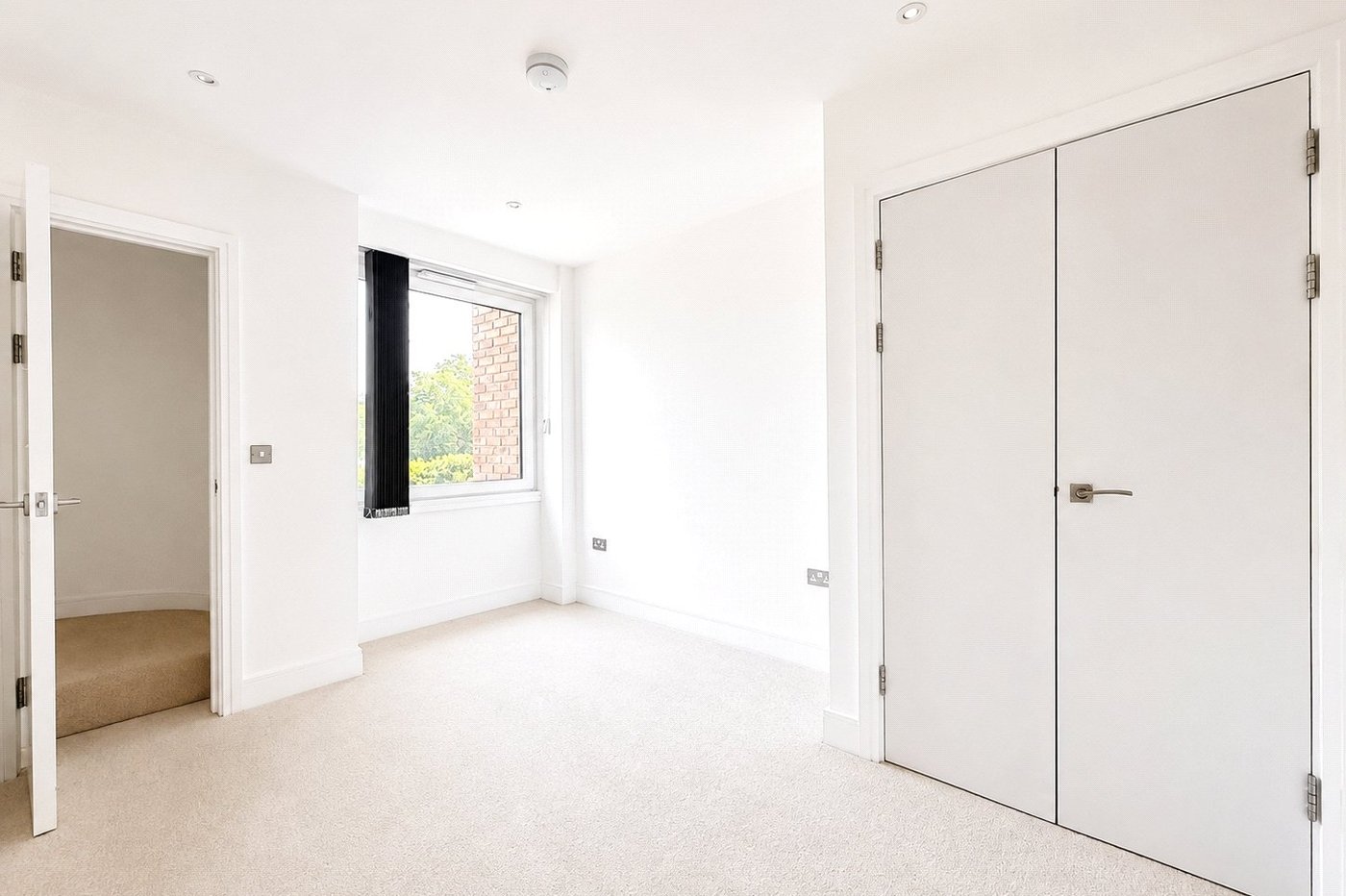 2 bedroom property for sale in London | Robinson Jackson
