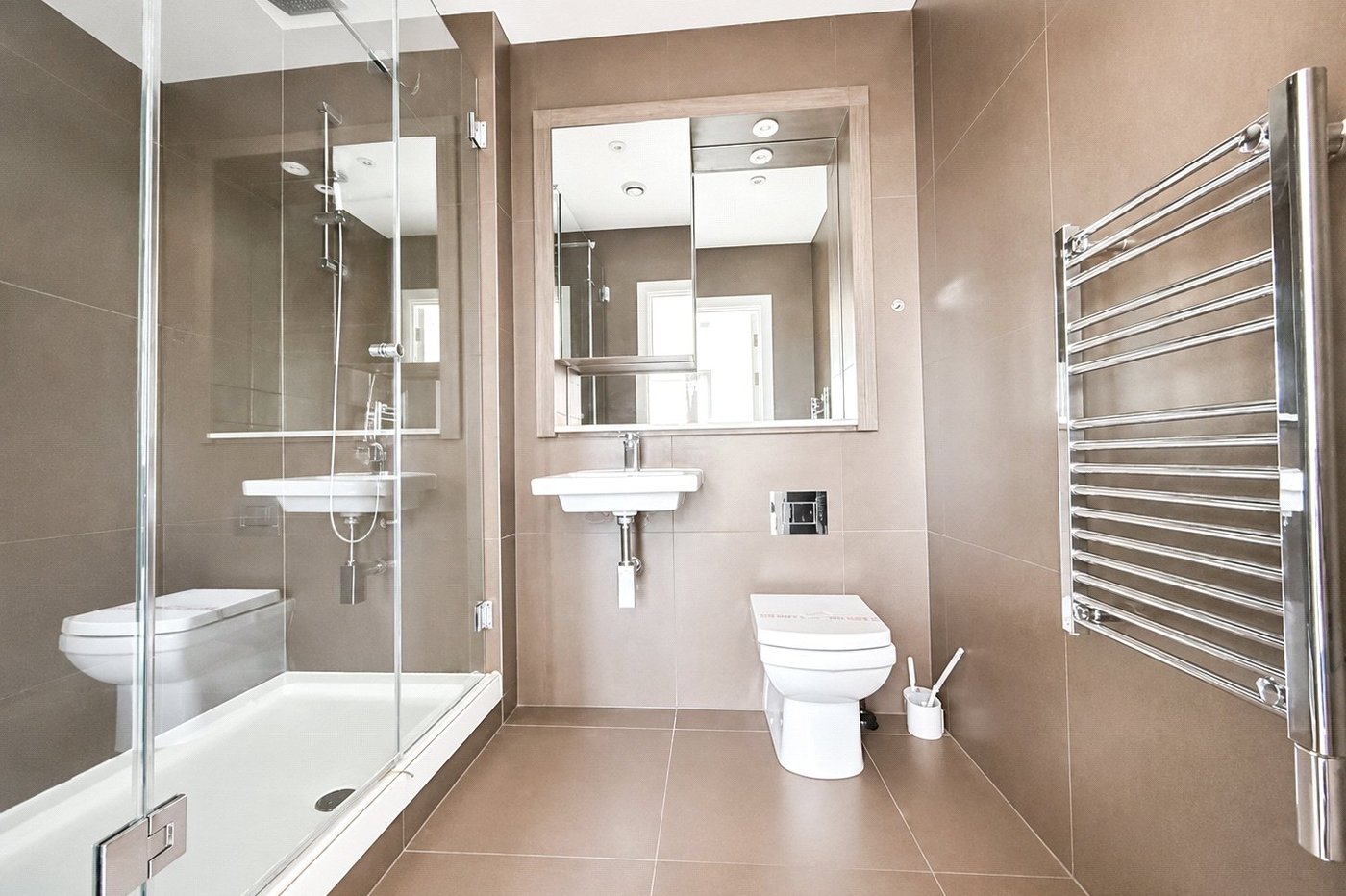 2 bedroom property for sale in London | Robinson Jackson