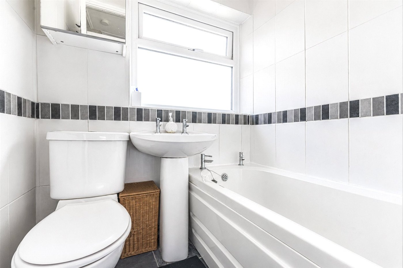 2 bedroom house for sale in Welling | Robinson Jackson