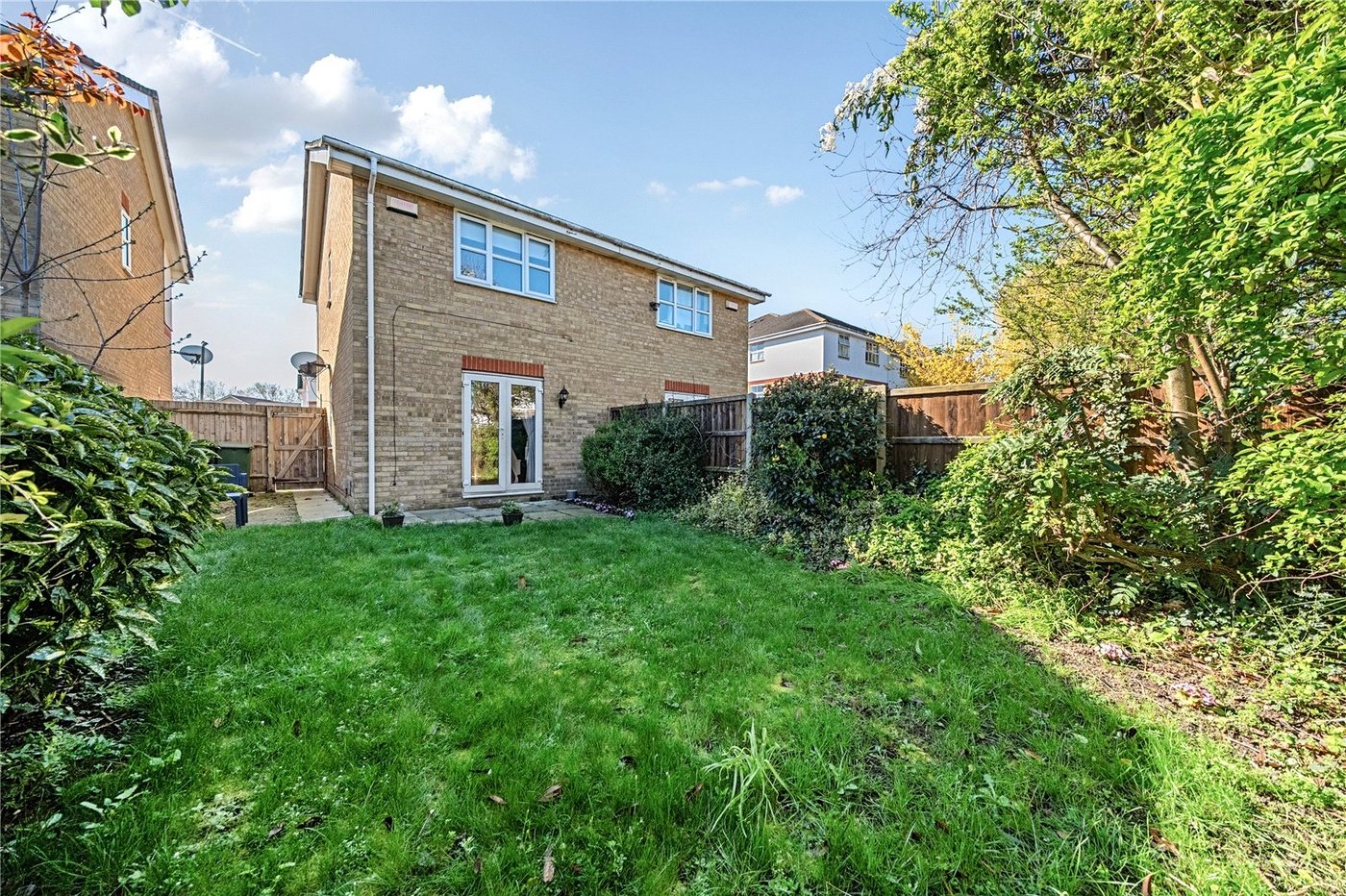 2 bedroom house for sale in London | Robinson Jackson